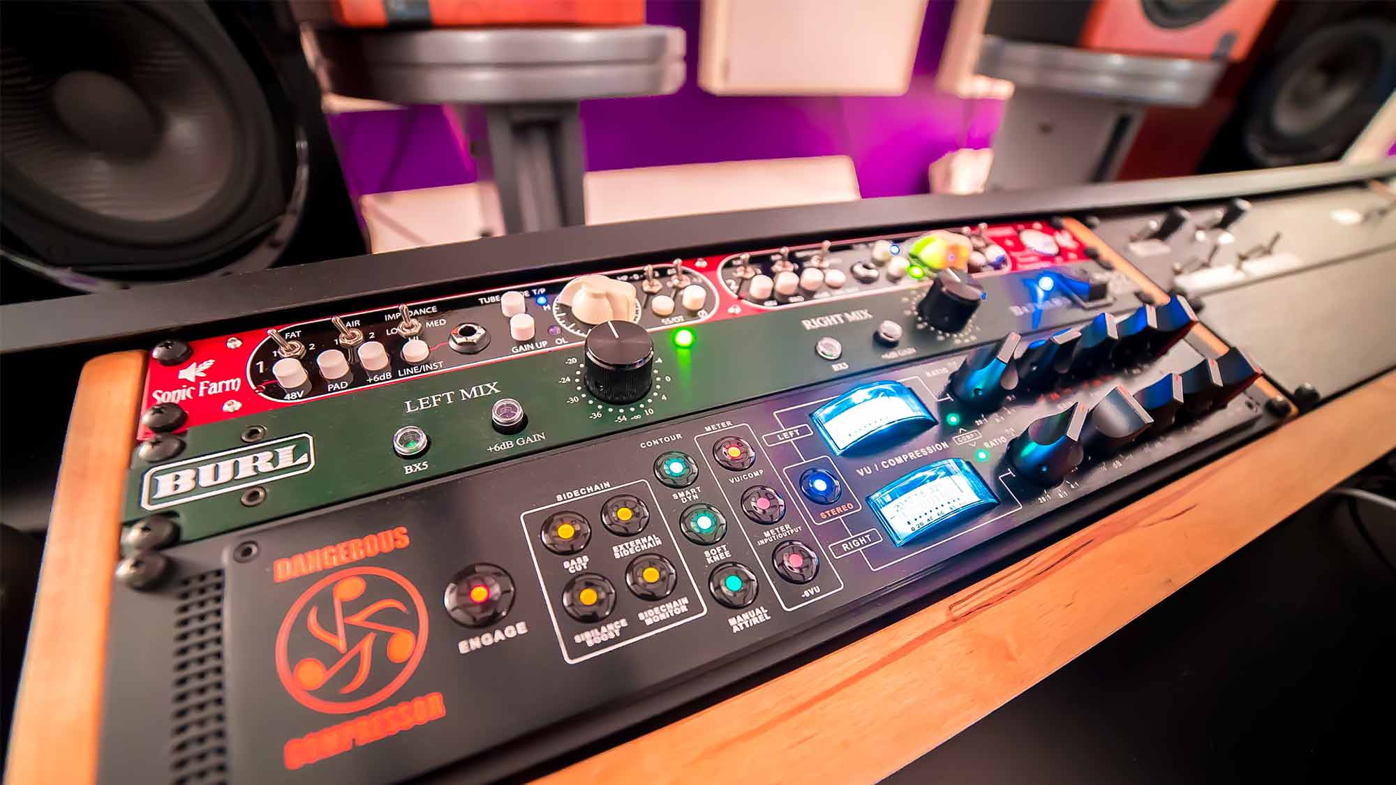 Upload to Cphonic Mastering page photo from outboard gear